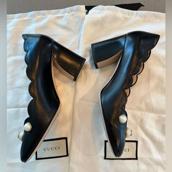 GUCCI Black Scalloped Leather Willow Pearl Embellished Block Heel Pumps Size 37 - Picture 4 of 10